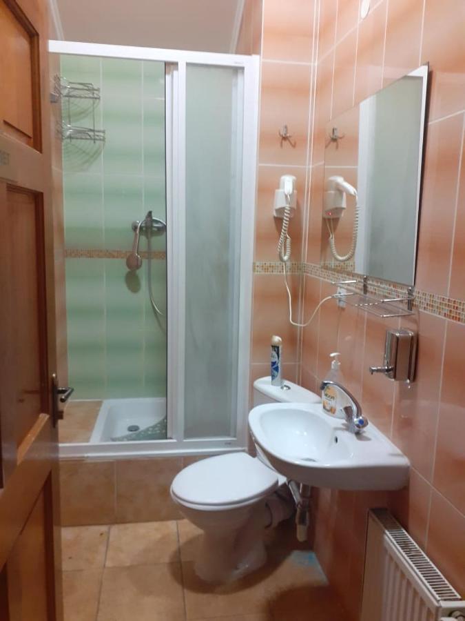 Hostel Stozhary Тернопіль Екстер'єр фото