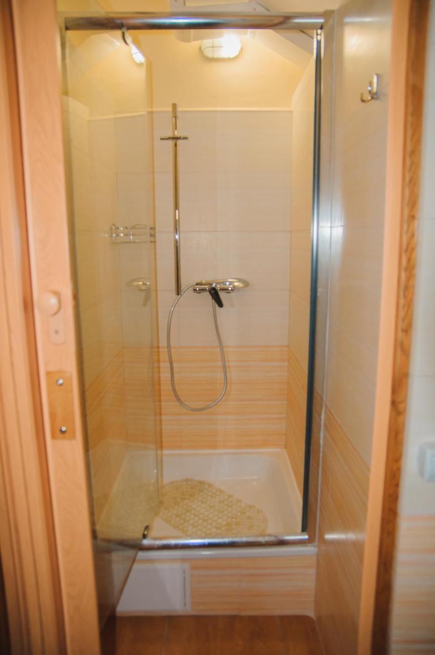 Hostel Stozhary Тернопіль Екстер'єр фото